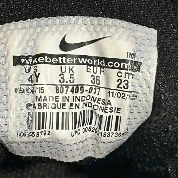 NIKE SB CLUTCH PRM TRAINERS BLACK/WHITE 807409-017 SIZE 4Y - Picture 11 of 11